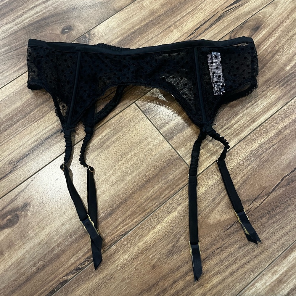Victoria's Secret Black Lace Garter Belt